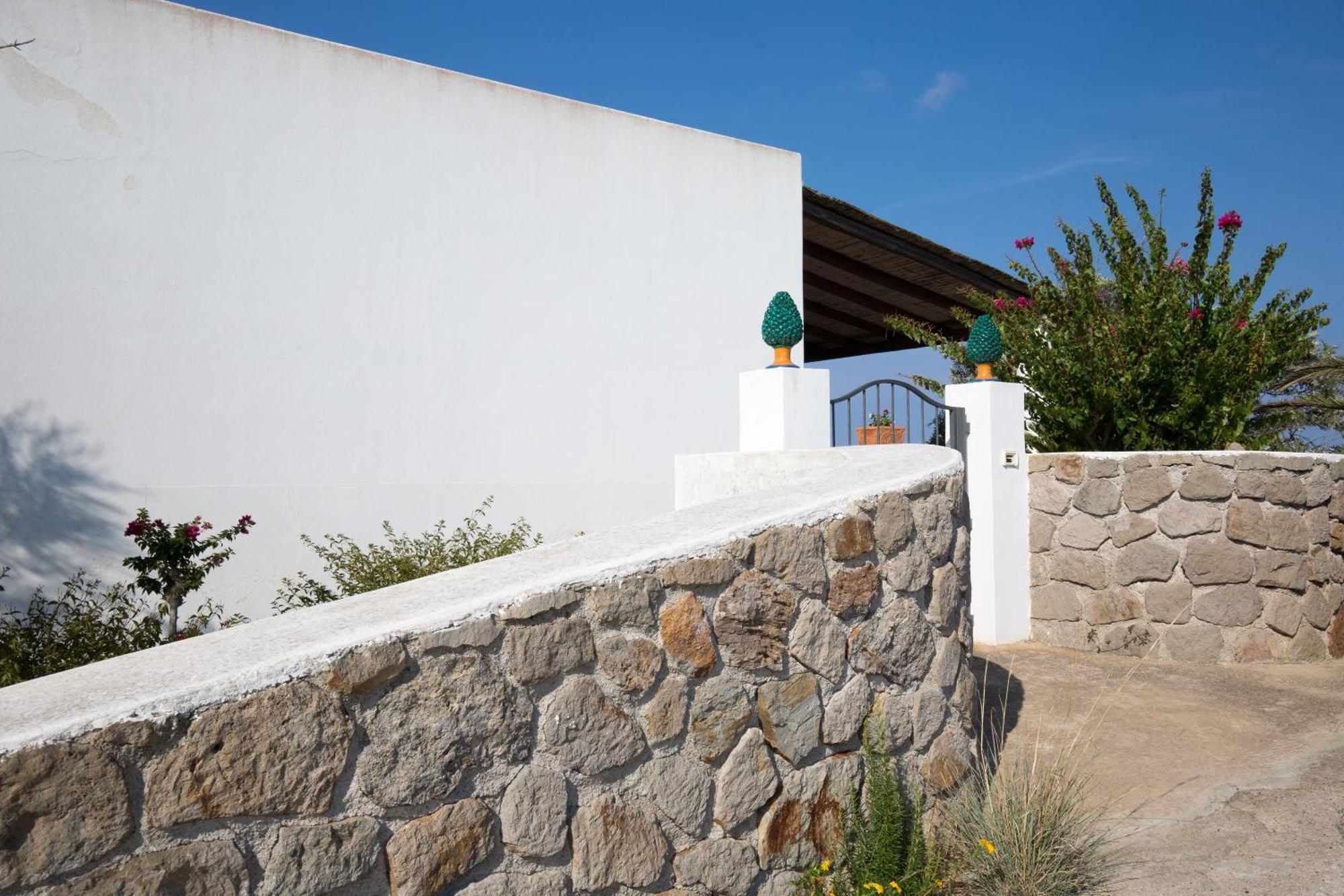 Sealight Villa Lipari - Vista E Piscina Buitenkant foto